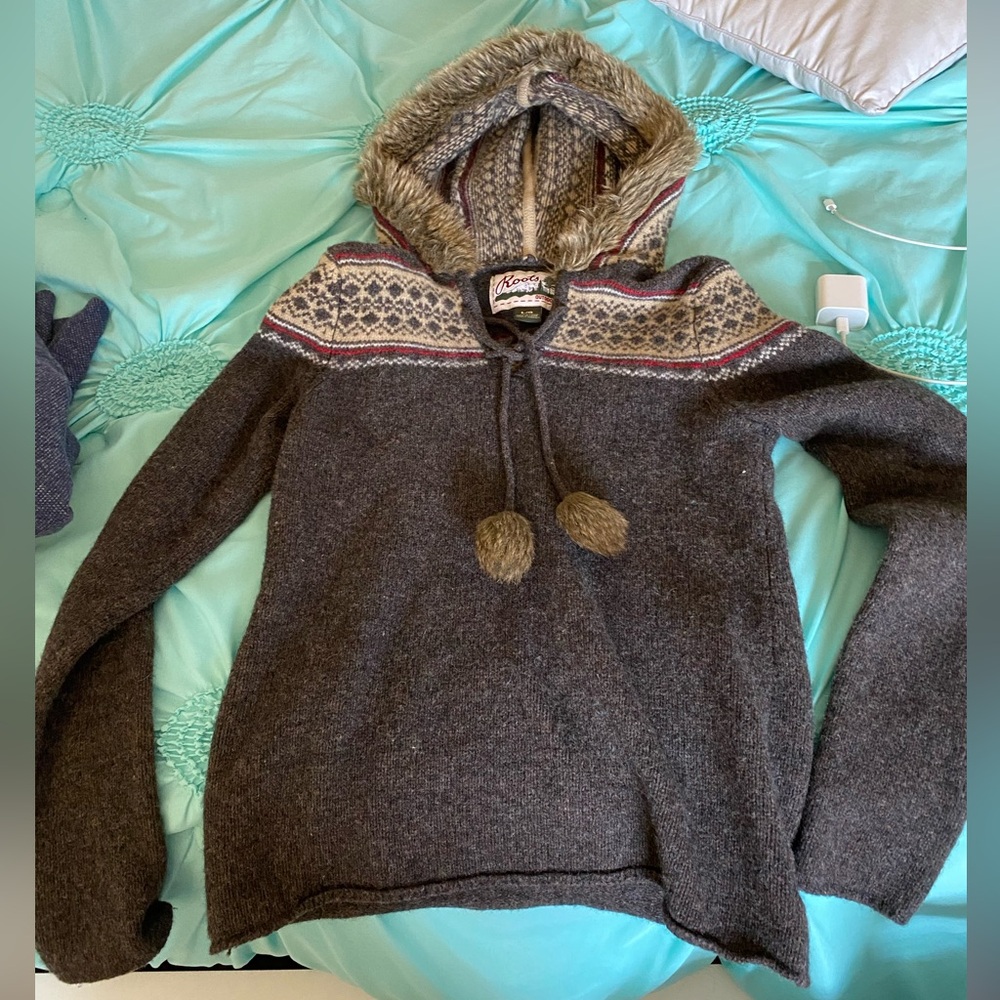 Roots wool sweater size L
